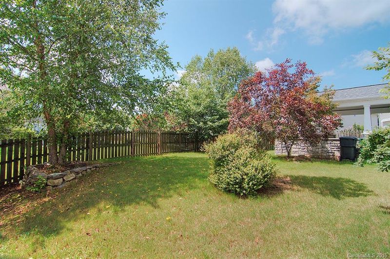 9904 Forest Run Ln, Charlotte, NC 28277