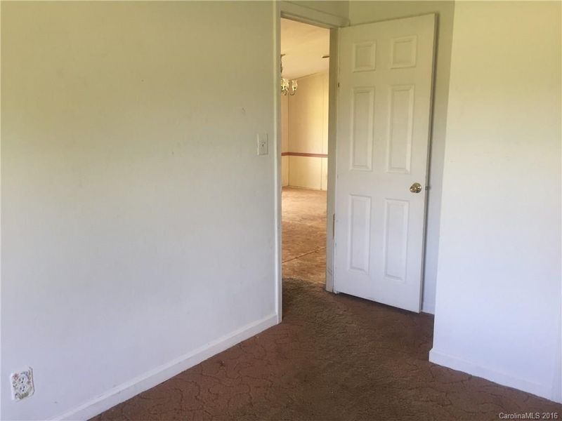 104 Dellmac Dr, Cherryville, NC 28021