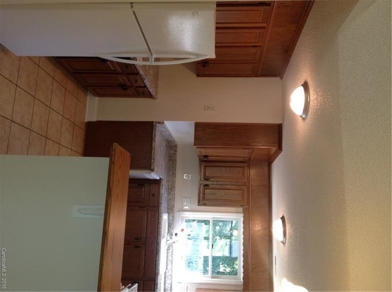 2620 Sloan Dr, Charlotte, NC 28208