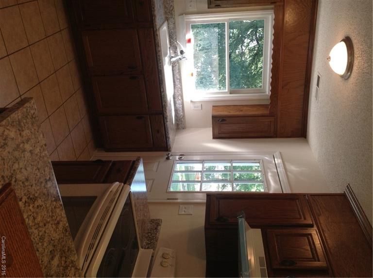 2620 Sloan Dr, Charlotte, NC 28208