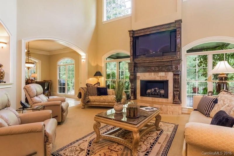 8243 Rolling Fields Rd, Charlotte, NC 28227