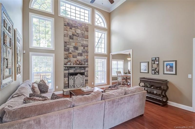 6331 Willow Farm Dr, Denver, NC 28037
