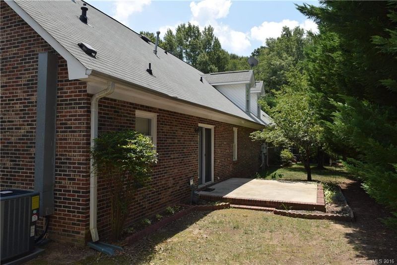 687 Carlton Dr #B, Gastonia, NC 28054