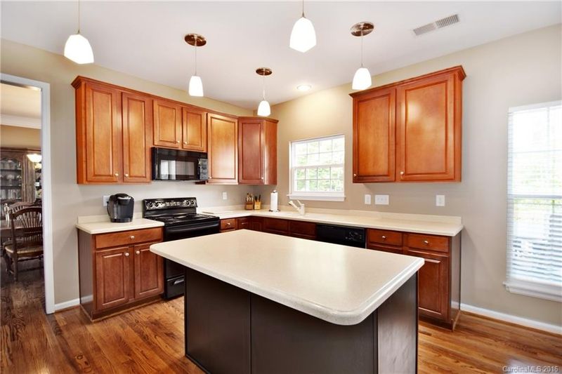 104 Weeping Spring Dr, Mooresville, NC 28115