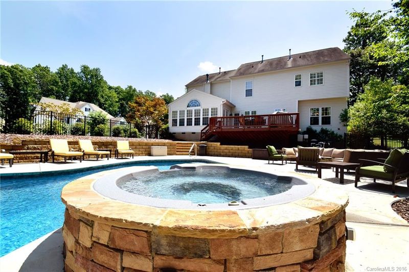 104 Weeping Spring Dr, Mooresville, NC 28115