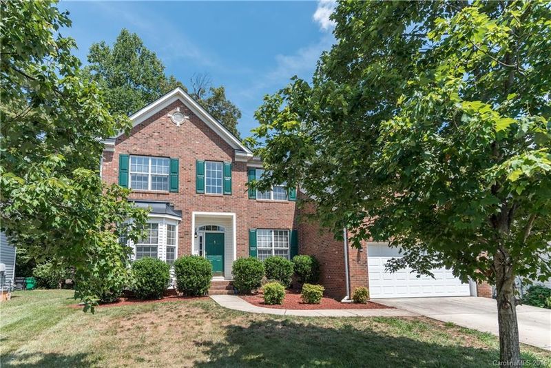 8734 Viceregal Ct, Charlotte, NC 28216