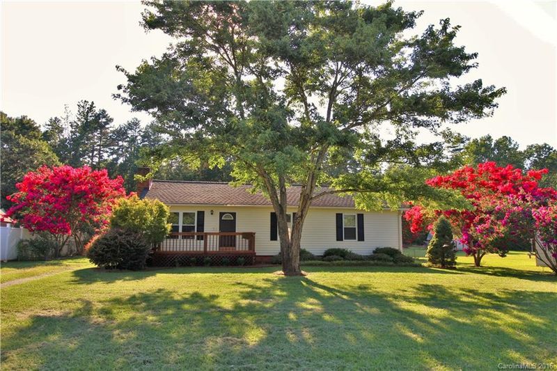 1039 Hay Row Rd, Clover, SC 29710