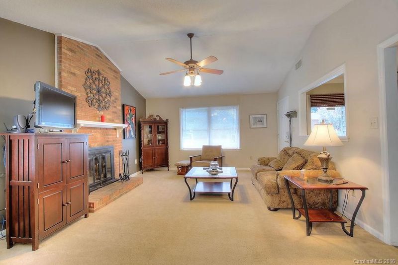 7010 Porterfield Rd, Charlotte, NC 28226