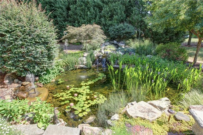 121 Huckleberry Ln #73, Mount Holly, NC 28120