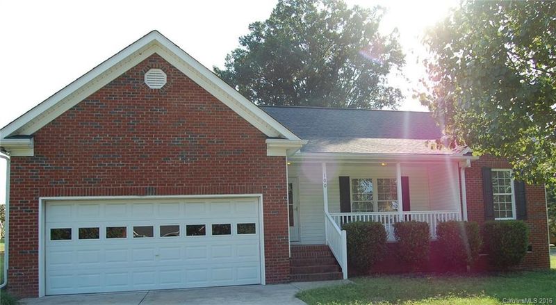 100 Kris Haven Dr, Marshville, NC 28103