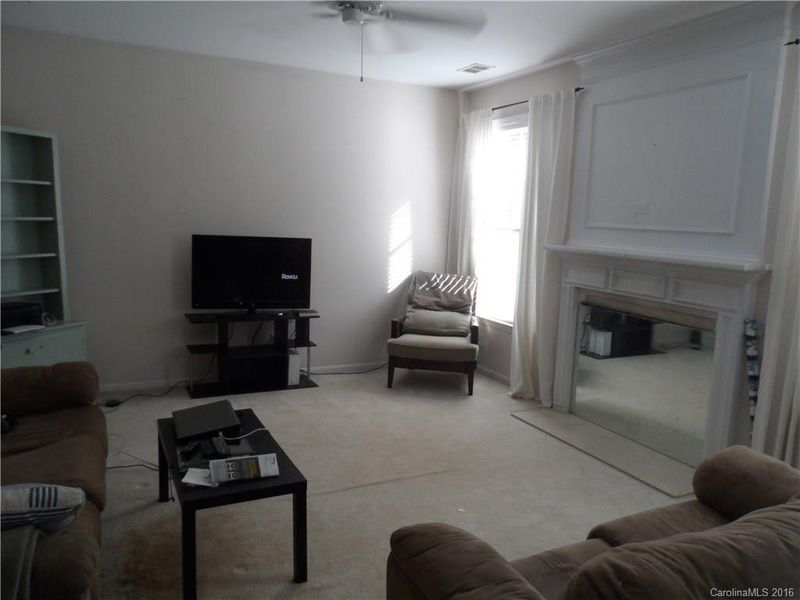 10923 Chastain Parc Dr, Charlotte, NC 28216