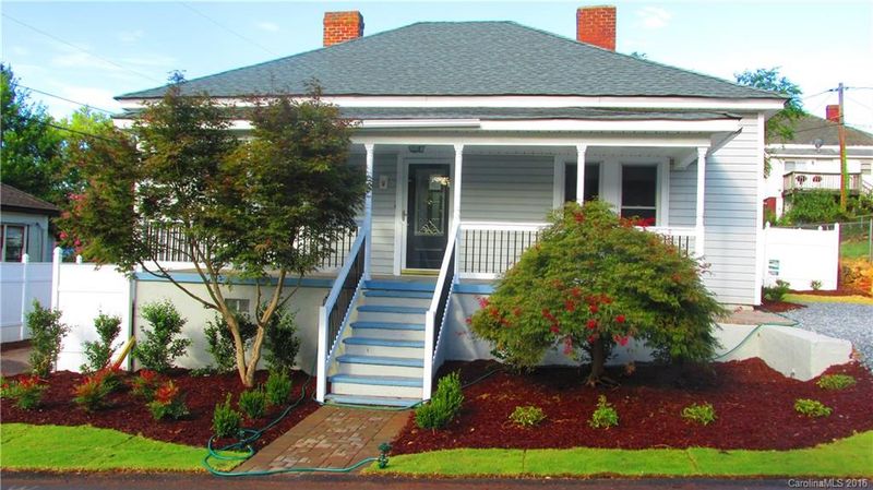 9 1st St, Cramerton, NC 28032