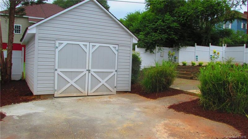 9 1st St, Cramerton, NC 28032