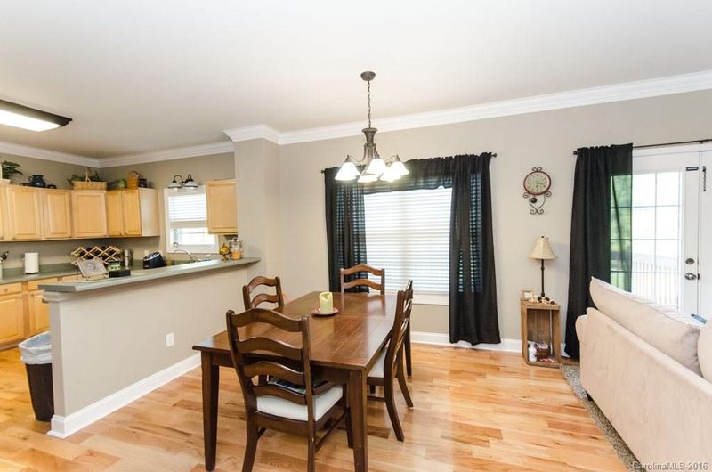 883 Creekside Dr, Lincolnton, NC 28092
