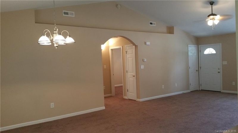 1154 Lynhaven Dr, Gastonia, NC 28052