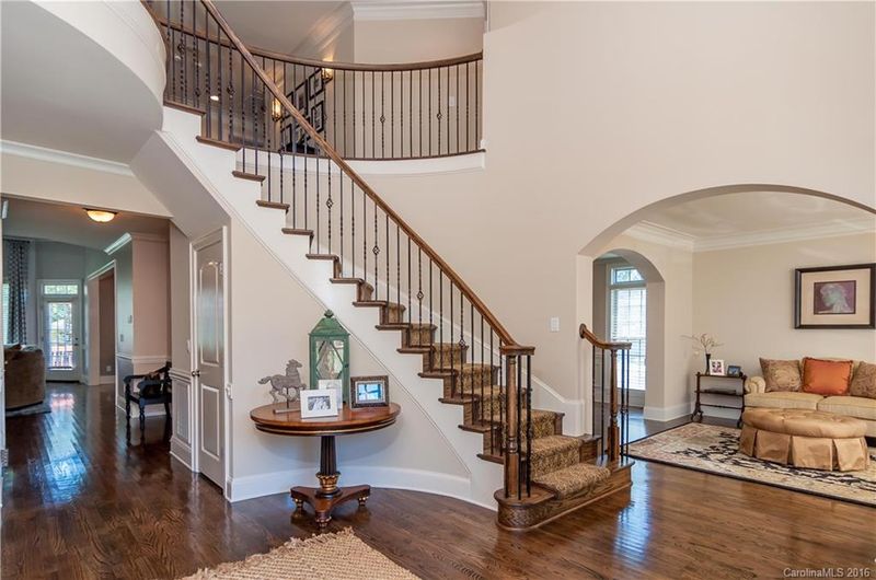 1002 Sultana Ln, Matthews, NC 28104