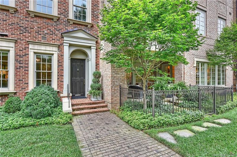 152 Cherokee Rd #1B, Charlotte, NC 28207