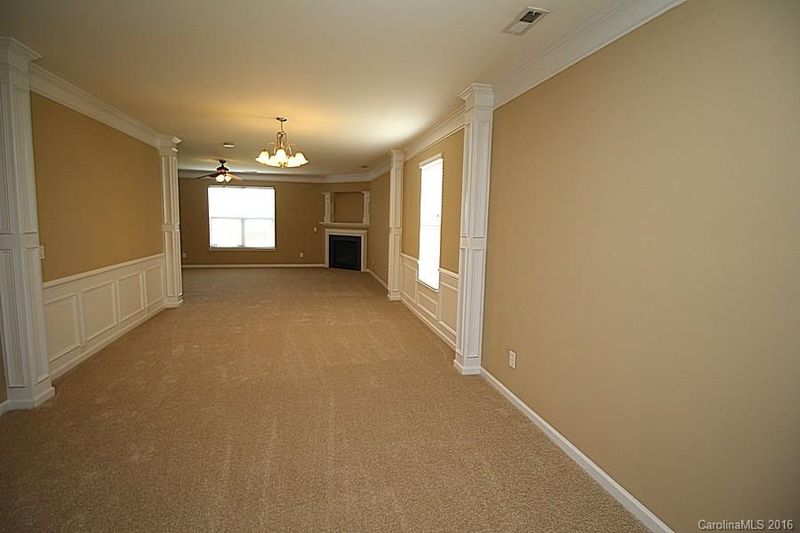 1613 Eastway Dr, Dallas, NC 28034