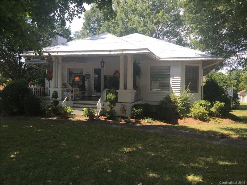 106 S Elm St, Cherryville, NC 28021