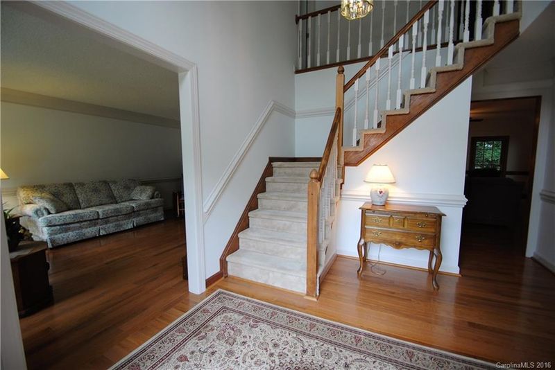 1904 Tanfield Dr, Matthews, NC 28105