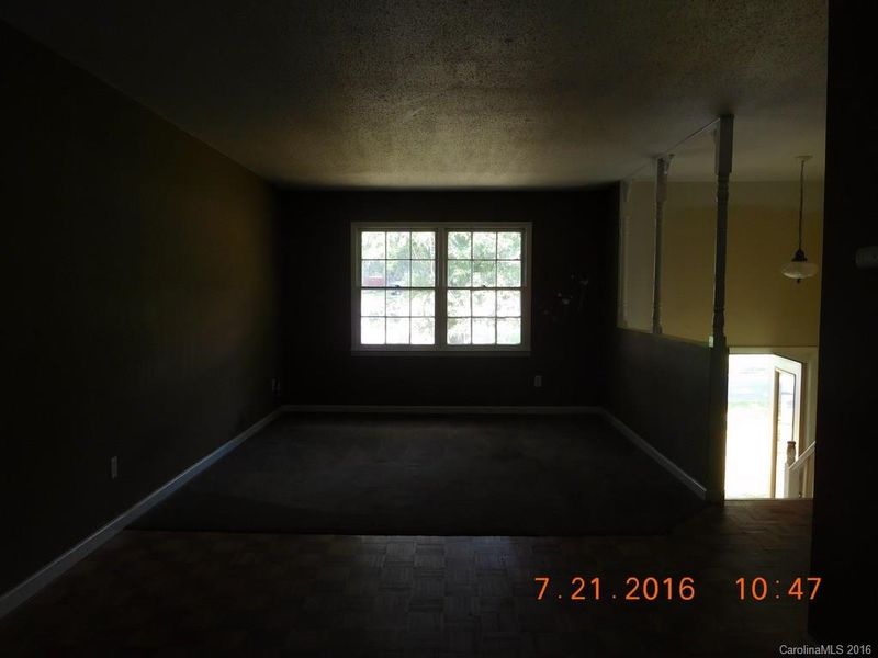 701 King Arthur Dr, Gastonia, NC 28056