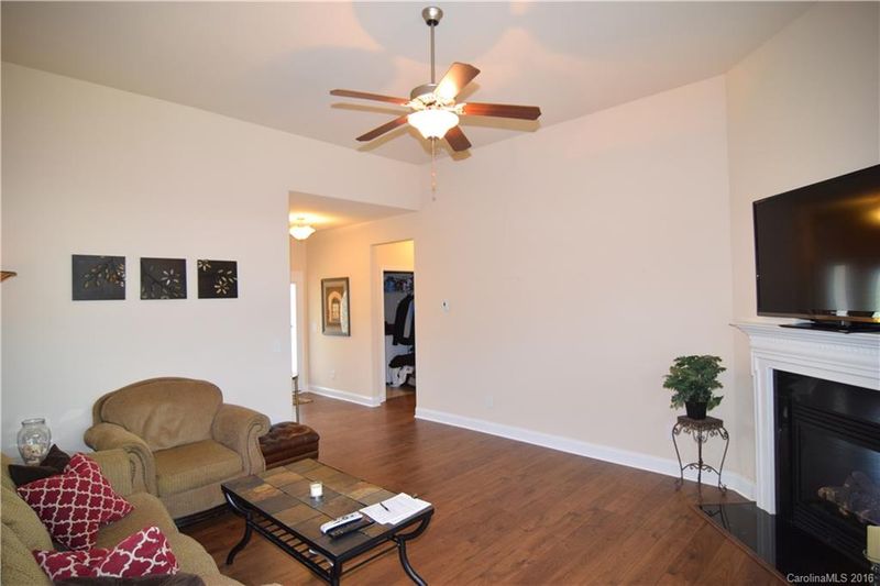 7237 Kenyon Dr, Denver, NC 28037