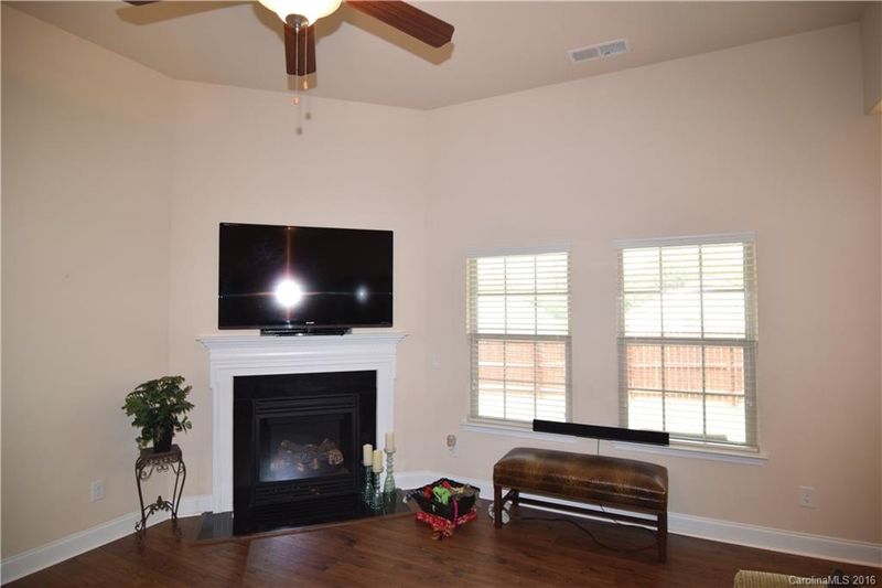 7237 Kenyon Dr, Denver, NC 28037