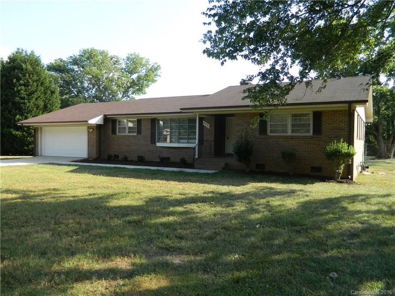 4331 Oak Dr, Charlotte, NC 28269