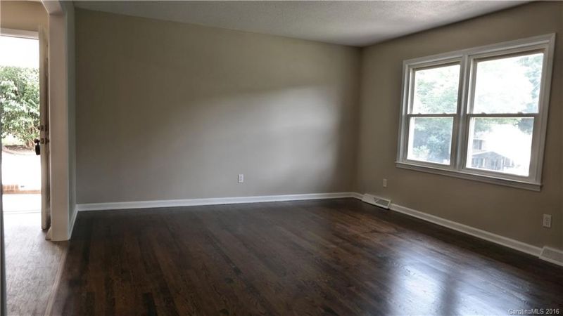 270 Salem Ave, Dallas, NC 28034