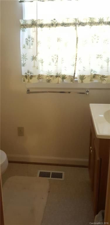 1118 E Park Dr, Gastonia, NC 28054