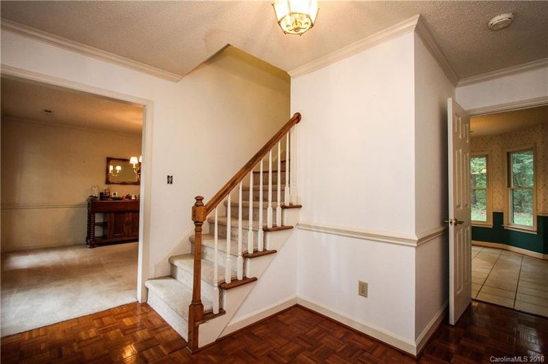 2910 Oakcroft Dr, Matthews, NC 28105