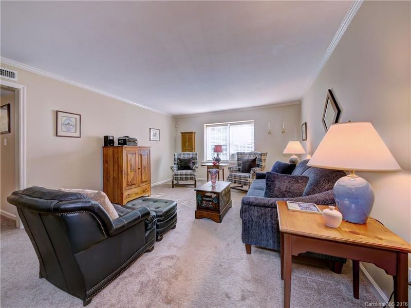 2233 Rexford Rd #D, Charlotte, NC 28211
