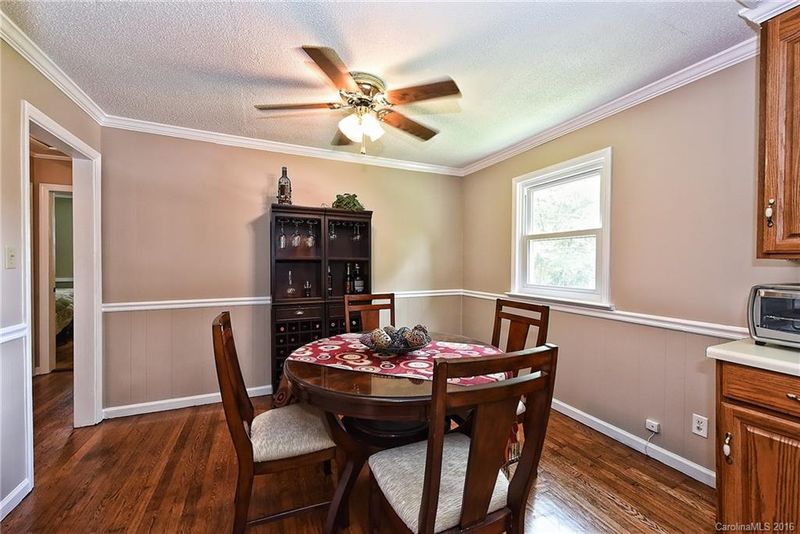 536 Manhasset Rd, Charlotte, NC 28209
