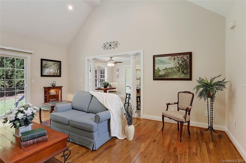 5601 Arrowood Dr, Gastonia, NC 28056