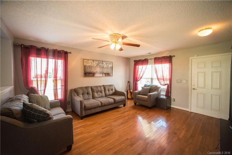 4427 Stone Mountain Dr, Gastonia, NC 28054
