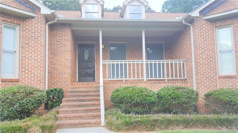 3655 Wandering Ln, Hickory, NC 28601