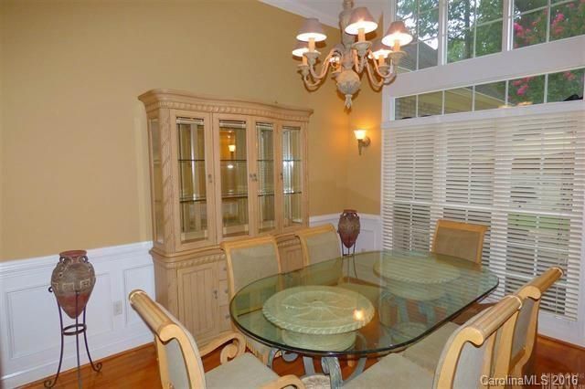 746 8th Street Dr NW, Hickory, NC 28601