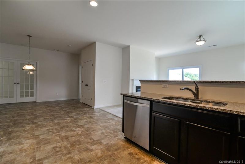 1607 Damascus St, Charlotte, NC 28213