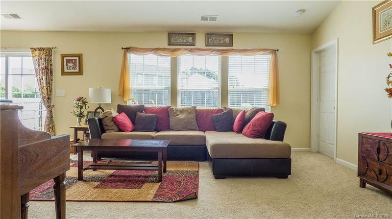 2113 Mallard Pointe Dr, Kannapolis, NC 28083