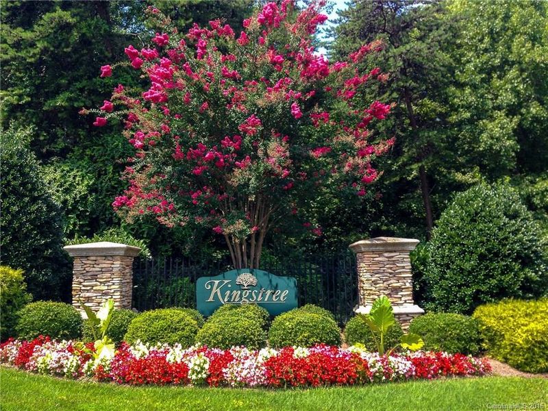 2012 Amos Oaks Ln, Charlotte, NC 28215