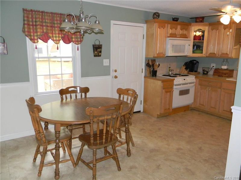 1533 Moore Dr, Gastonia, NC 28054