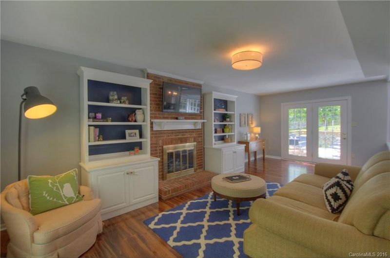 326 Sandymead Rd, Matthews, NC 28105
