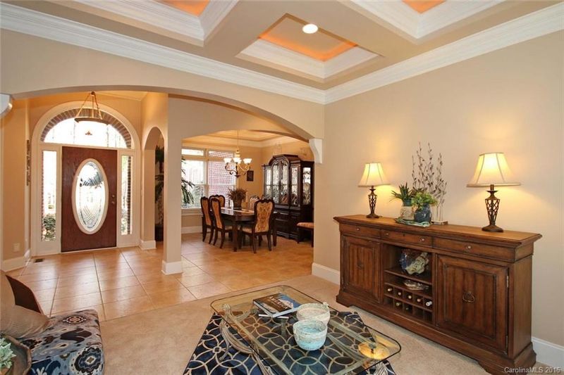 8815 Colebridge Ct, Sherrills Ford, NC 28673