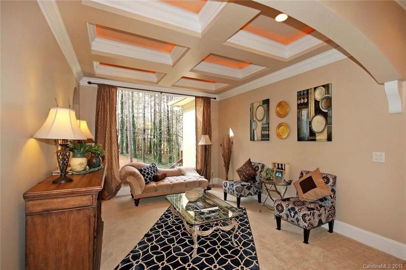 8815 Colebridge Ct, Sherrills Ford, NC 28673