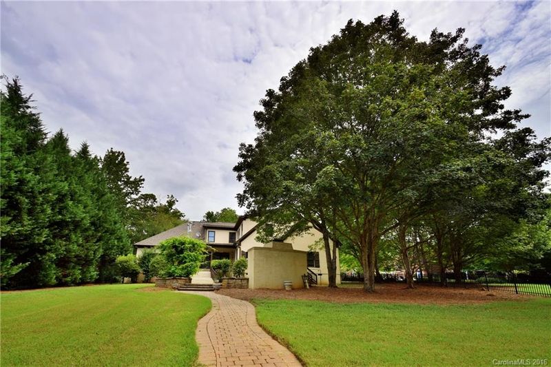 8813 Kentucky Derby Dr, Waxhaw, NC 28173