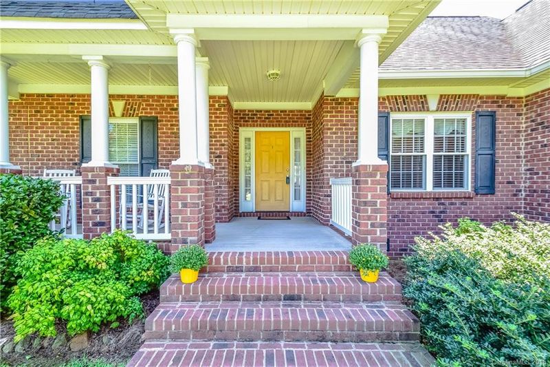 7464 Pine Ridge Dr, Denver, NC 28037