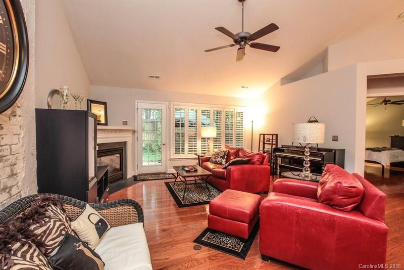9918 Glencrest Dr, Huntersville, NC 28078