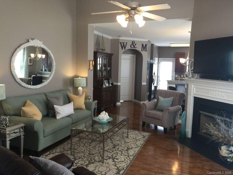 1050 Woodglen Ln, Stallings, NC 28104