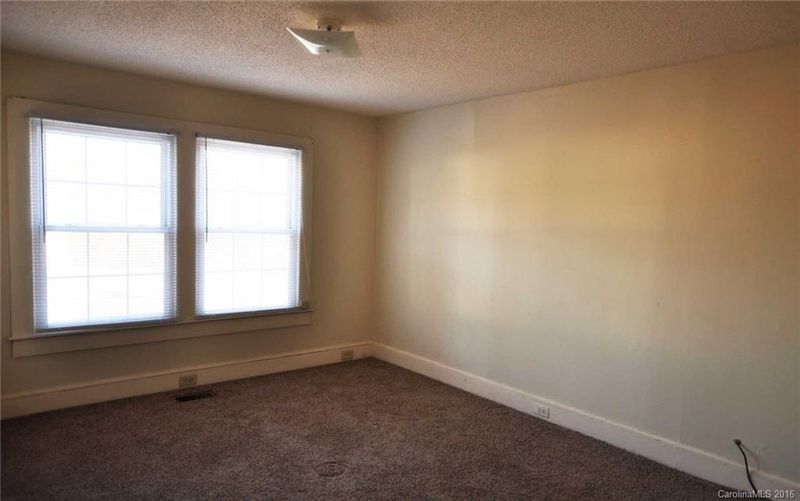 5249 Clearwater Lake Rd, Mount Holly, NC 28120