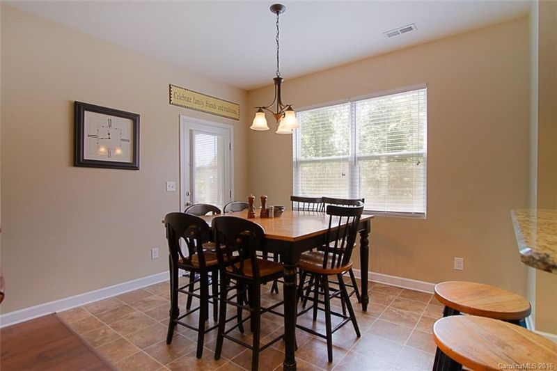 112 Sculpin Ln, Mount Holly, NC 28120